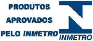 A imagem que você enviou é uma representação gráfica com um texto e um logotipo associados ao INMETRO. Vou descrevê-la detalhadamente: Cor e Estilo: A imagem é em um fundo branco, e o texto e o logotipo são em azul escuro, com um efeito que parece dar volume ou sombra, como se fossem letras e formas em 3D. Texto Principal: No lado esquerdo da imagem, o texto está dividido em três linhas, escrito em letras maiúsculas e grandes: Primeira linha: PRODUTOS Segunda linha: APROVADOS Terceira linha: PELO INMETRO Logotipo: No lado direito, há um grande logotipo estilizado do INMETRO. É uma forma geométrica azul que lembra a letra 'Z' ou um formato de "escada" ou "degraus" (duas hastes verticais conectadas por uma diagonal). Nome Institucional: Abaixo e à direita da forma geométrica do logotipo, aparece a palavra INMETRO, também em azul, como parte da identificação visual. Significado da Imagem: A imagem é claramente promocional ou informativa, e a mensagem principal é: "PRODUTOS APROVADOS PELO INMETRO". O INMETRO (Instituto Nacional de Metrologia, Qualidade e Tecnologia) é o órgão federal brasileiro responsável por verificar se os produtos e serviços que são vendidos no país atendem a padrões de qualidade, segurança e medição (como peso, volume e medidas). Portanto, a imagem celebra ou anuncia que produtos em questão receberam a aprovação oficial deste importante instituto brasileiro.