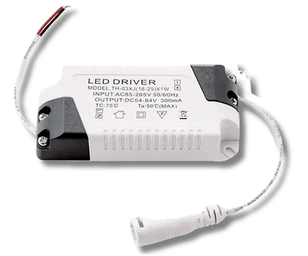 Uma caixa retangular branca, chamada "LED DRIVER", com cabo de entrada de energia (vermelho e branco) e um conector de saída. As especificações mostram: Modelo TH-03XJ(18-25)x1W, Input AC 85-265V 50/60Hz, Output DC 54-84V 300mA.